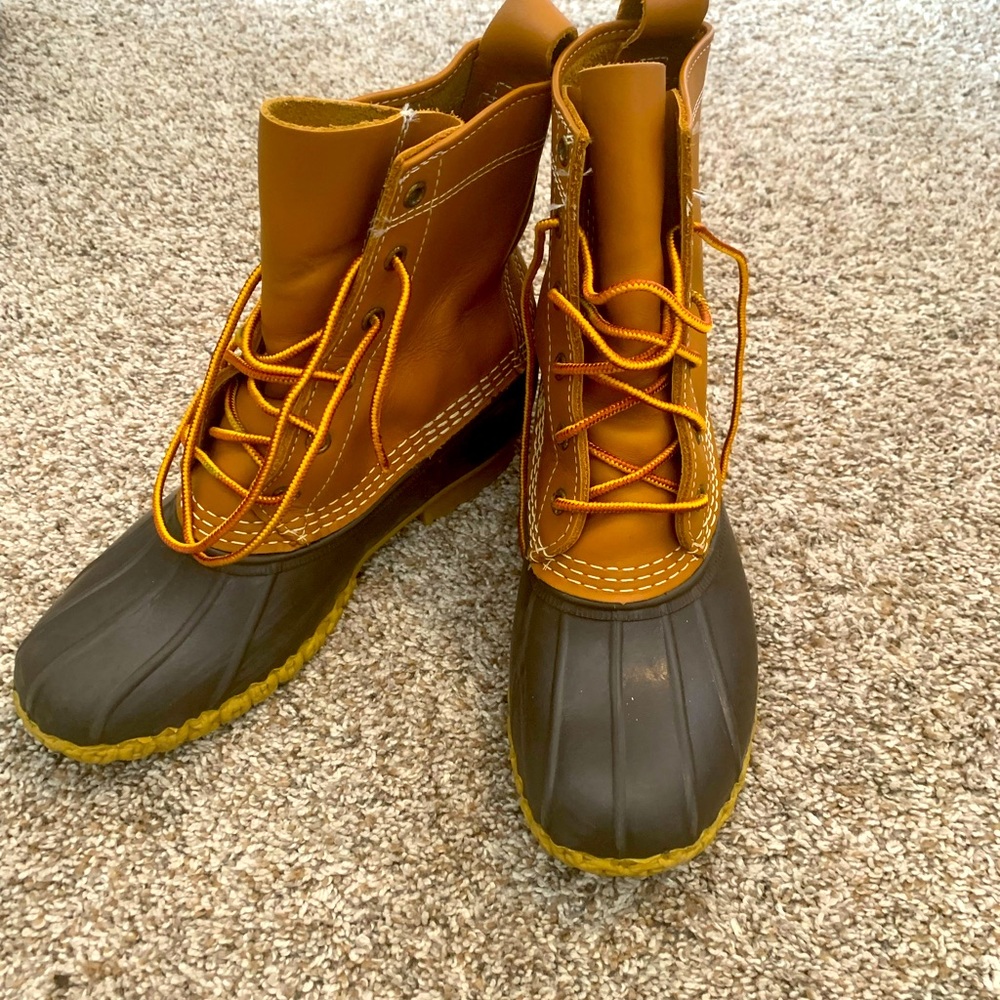 Brown Bean Boots LL Bean size 6M Like New